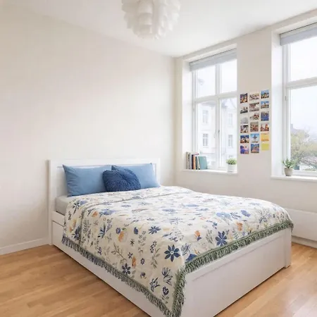 Modern Panoramic View In Heart Of Lejlighed Bergen